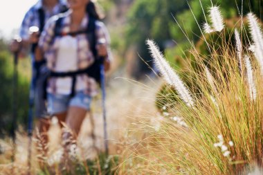 iz hiking boyunca yürüme Çift
