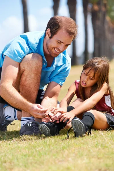 Fotbal otec a dcera — Stock fotografie
