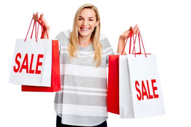 Alışveriş çantalı kadın.