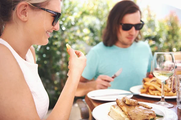 Par på restaurang lunch — Stockfoto