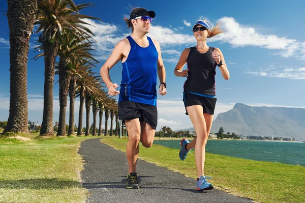 Entrenamiento de pareja de fitness para maratón —  Fotos de Stock