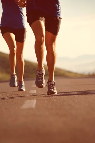 カップルのマラソンのためのトレーニング — ストック写真