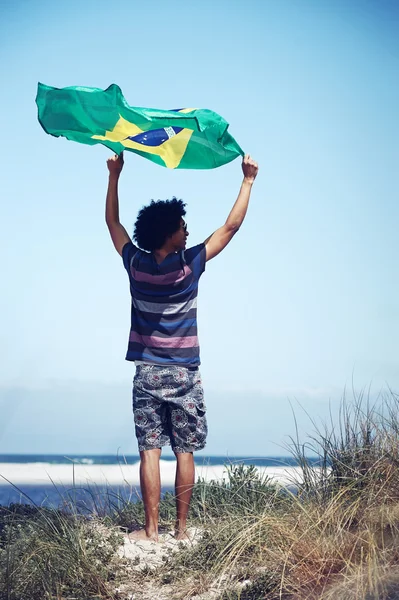 Hombre brasileño con bandera de Brasil — Foto de Stock