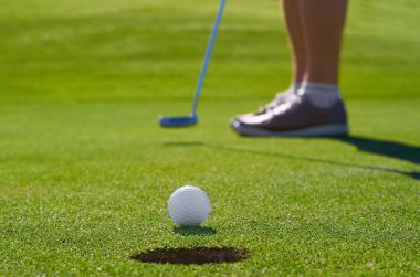 Golf putt yeşil