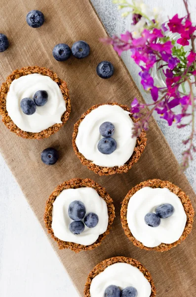 Healthy blueberry tarts — Stock Photo, Image