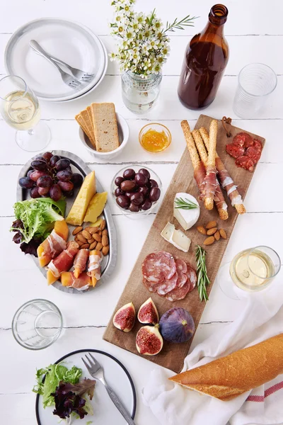 Overhead of charcuterie platter board — Foto de Stock