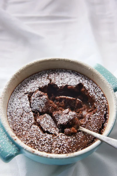 Kendini çikolatalı puding saucing — Stok fotoğraf