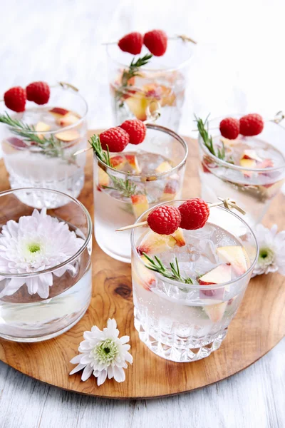 Display of fruity cocktails/soda water — Stock Photo, Image