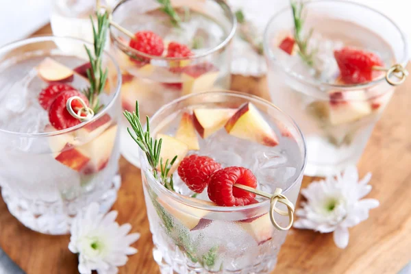 Fruity refreshment drinks — Stock Photo, Image