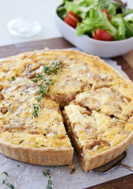 Pasta pasta kiş, basit hafif öğle yemeği