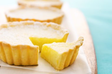 Fresh lemon tarts