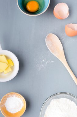 Tahta kaşık malzemelerle