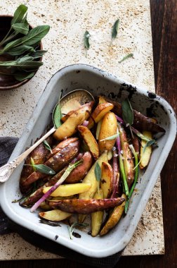 Lezzetli sağlıklı kavrulmuş patates