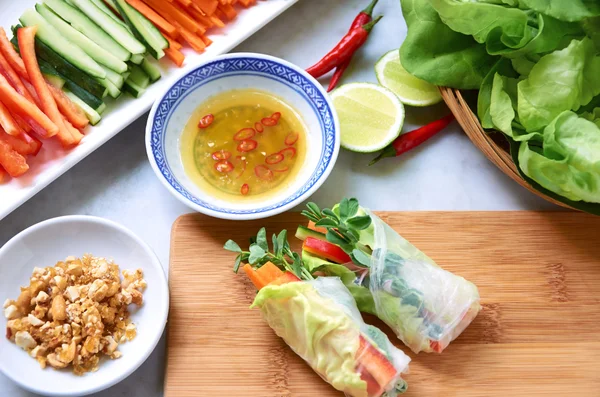 Fresh asian spring rolls — Stock Photo, Image