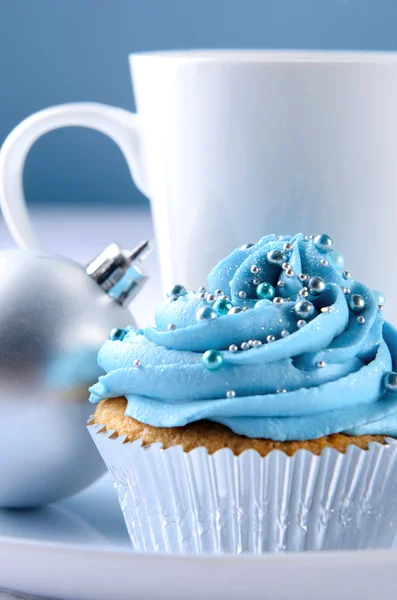 Cupcake com bebida quente — Fotografia de Stock