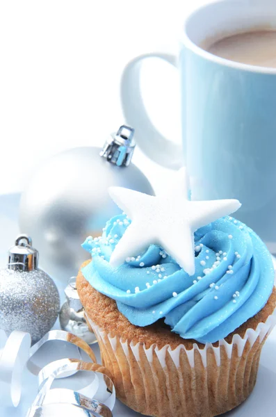 Cupcake en warme chocolademelk — Stockfoto