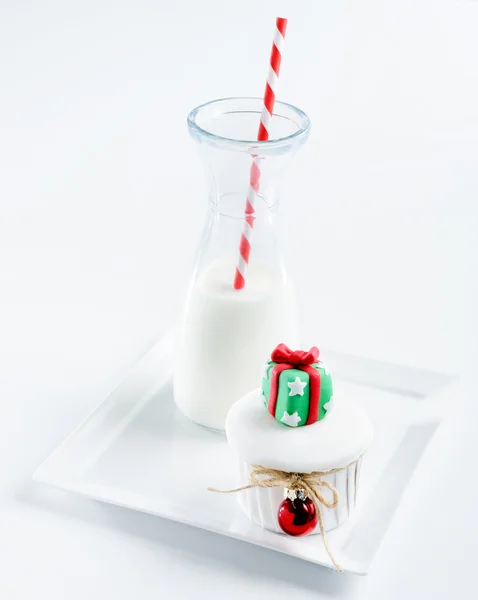 Seasonal christmas cupcake with mil — Stok fotoğraf