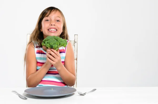 Criança comendo saudável feliz — Fotografia de Stock