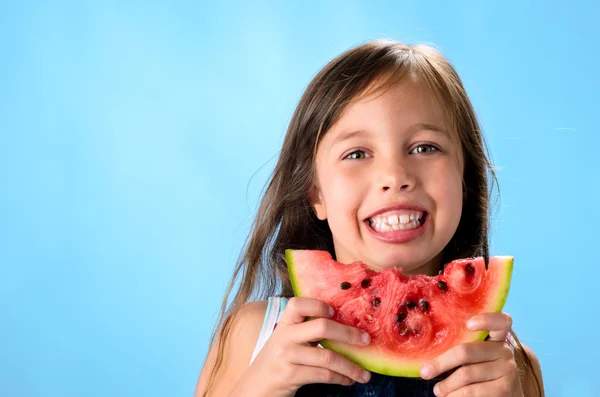 Kind eten een watermeloen — Stockfoto