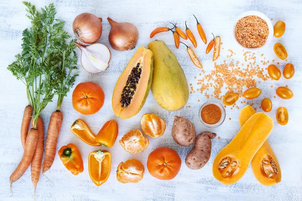 Orangefarbene Kollektion frischer Produkte — Stockfoto