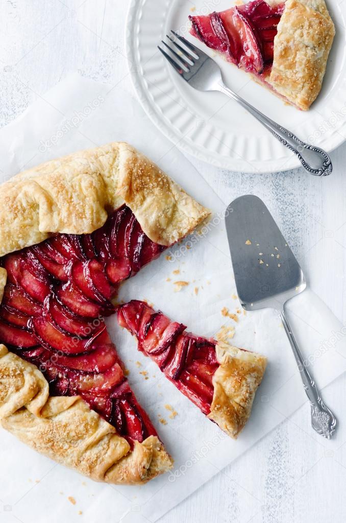 Galette pie tart on wax baking paper — Stock Photo © Daxiao_Productions