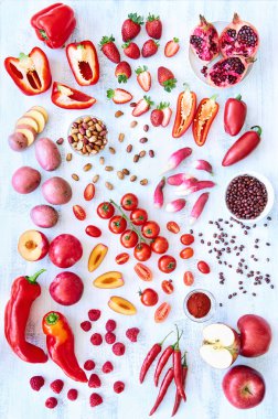 Kırmızı taze sebze ve meyve üretmek