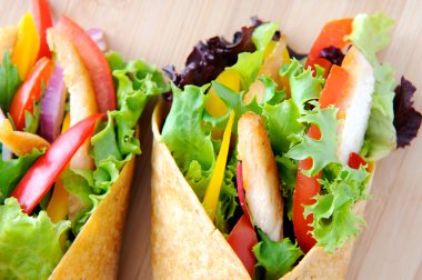 bol salata tavuk dürüm