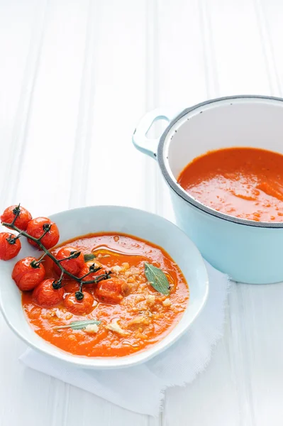 Sopa de tomate caseira saudável — Fotografia de Stock