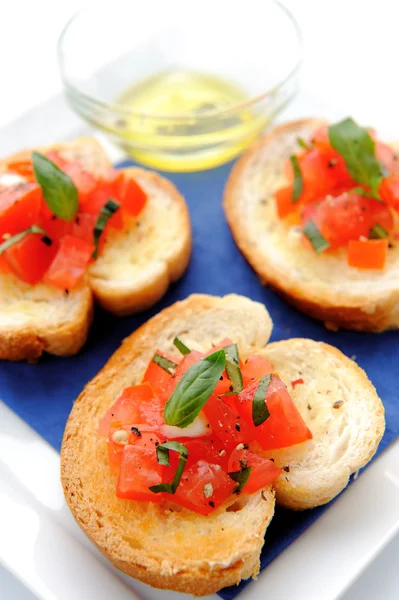Italiaanse bruschetta met tomaat — Stockfoto