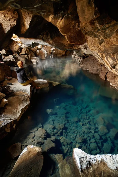 Grjotagja cave in Iceland — Stock Photo, Image