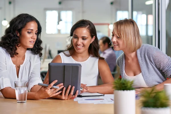 Multiracial business team meeting — Stock Photo, Image