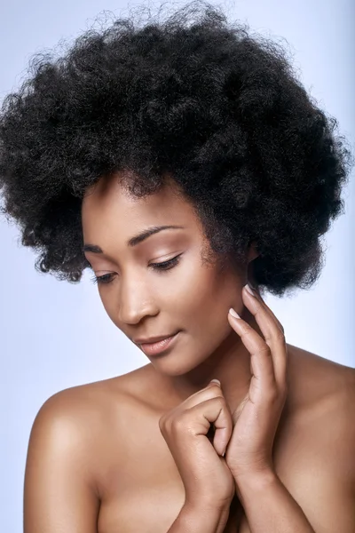 Belleza negra africana en estudio —  Fotos de Stock