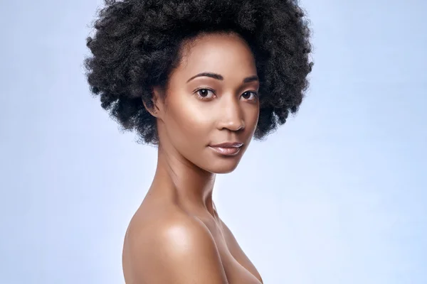 Afrikanska svart modell felfri hud — Stockfoto