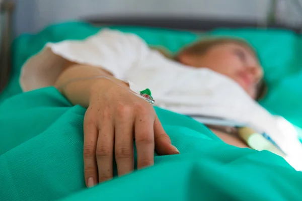 Mujer justo antes de dar a luz en el hospital —  Fotos de Stock