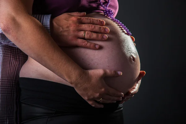 Wanita pirang hamil. — Stok Foto