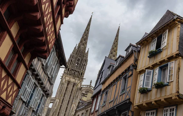 Straße Quimper Mit Blick Auf Die Kathedrale Saint Corentin Bretagne — Stockfoto