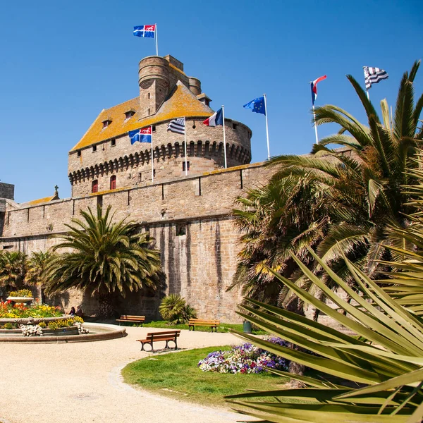 Slottet Och Antika Defensiva Befästningarna Staden Saint Malo Frankrike — Stockfoto