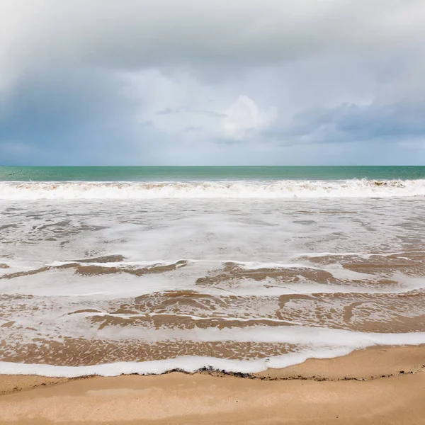 Ola Suave Del Mar Playa Arena Bretaña Francia — Foto de Stock