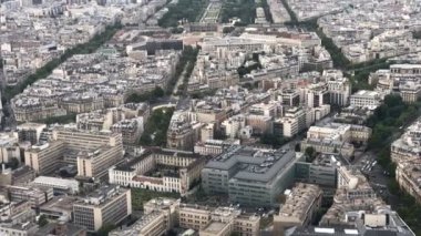 Paris sokaklarının havadan görünüşü (2)