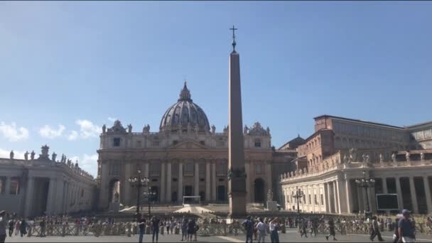 Panning Utsikt Över Sankt Peterstorget Vatikanen — Stockvideo