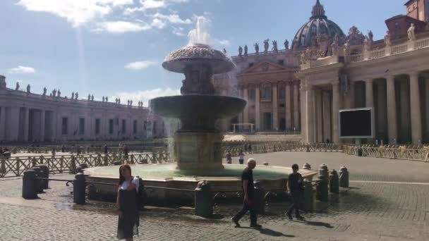 Brunnen Auf Dem Petersplatz Vatikan — Stockvideo