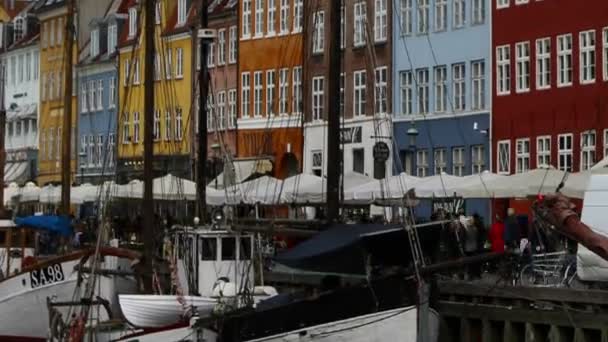 Upływ Czasu Nyhaven Kopenhaga Panning — Wideo stockowe