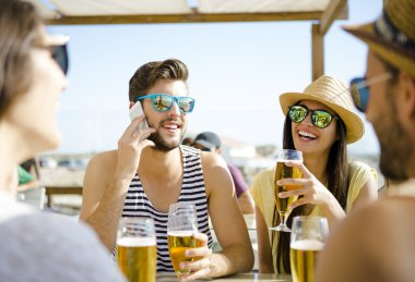 Arkadaşlar beach Bar