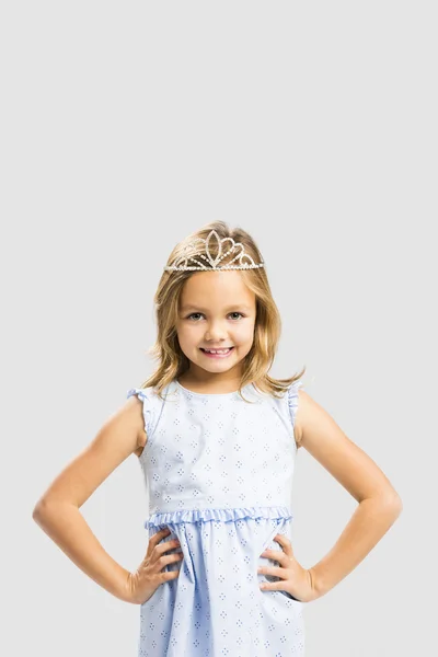 Roztomilá holčička v korunní princezna — Stock fotografie