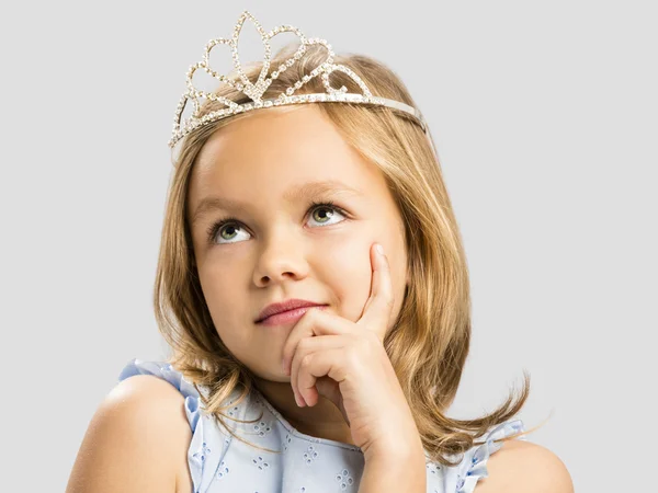 Schattig klein meisje in princess crown — Stockfoto