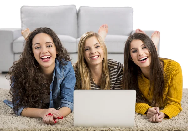 Meisjes thuis studeren — Stockfoto