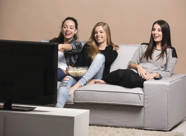 Chicas viendo películas — Foto de Stock