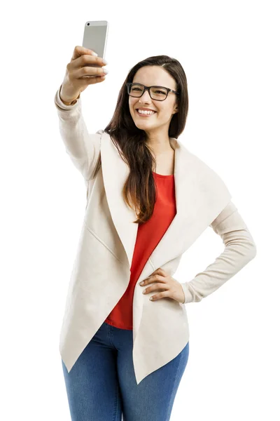 Mulher bonita fazendo uma selfie — Fotografia de Stock