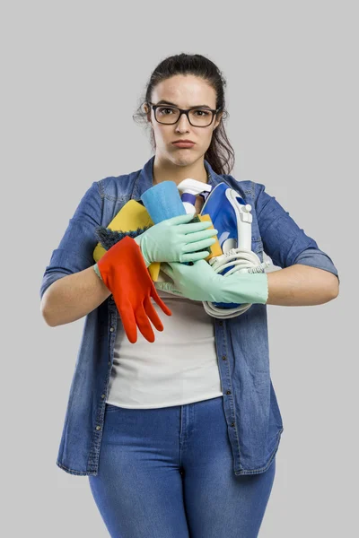 Moe vrouw met het reinigen van spullen — Stockfoto