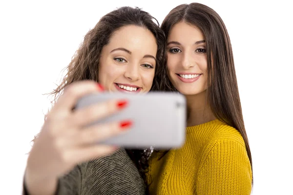 Nastolatki dziewczyny biorąc selfie — Zdjęcie stockowe